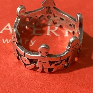 James Avery Retired Paper Dolls ring size 6.5